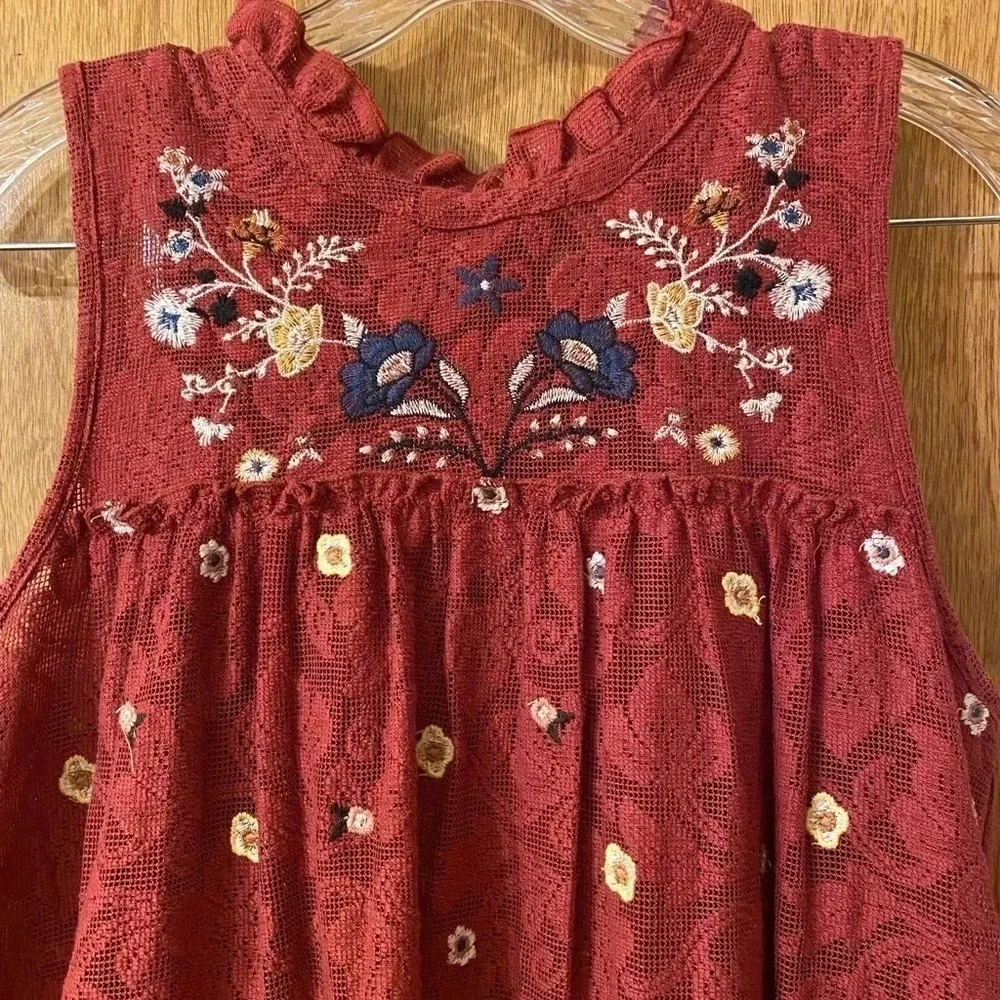 Francesca’s M mi ami Rust Sleeveless Lace Embroidered Tiered Doll Dress - Picture 3 of 10